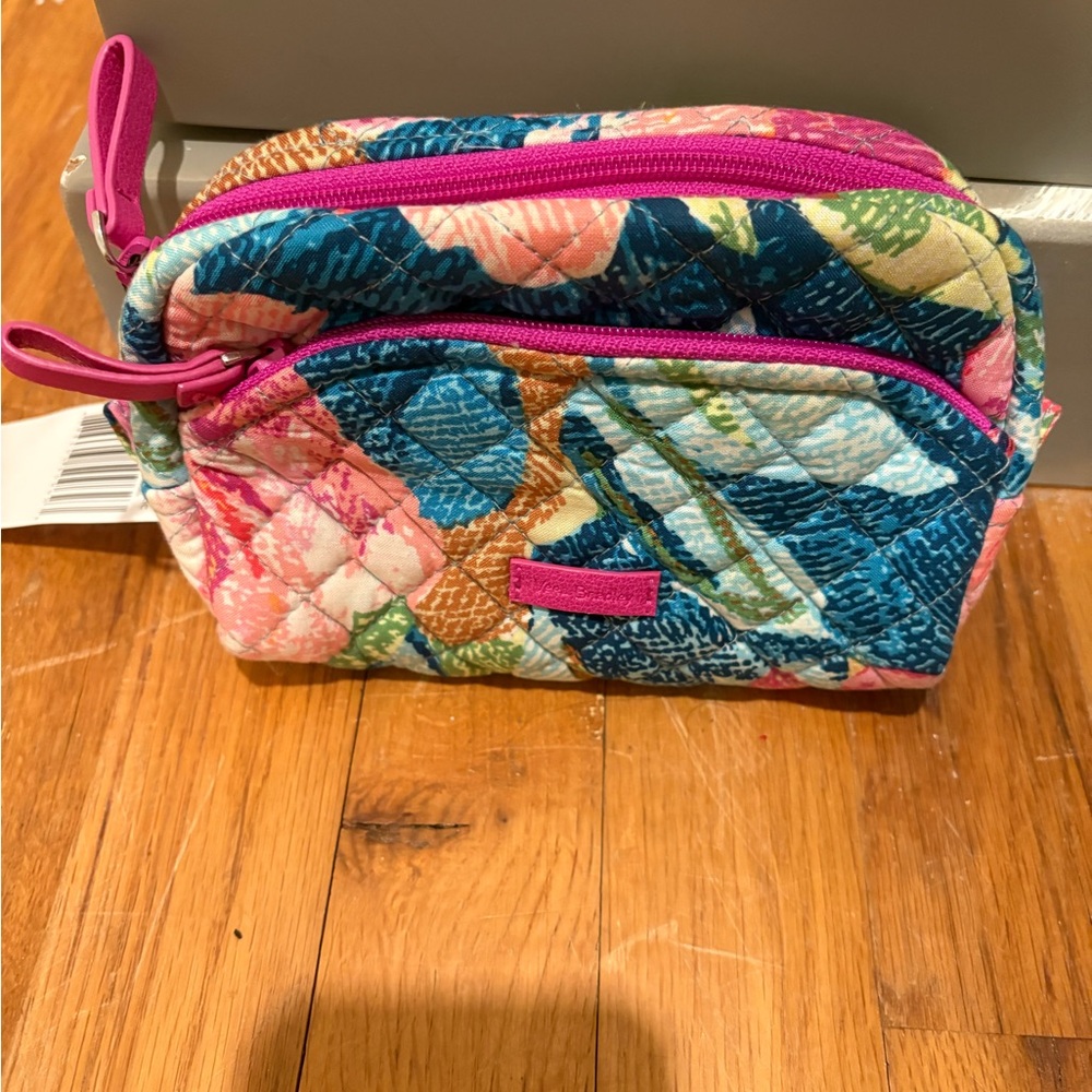 Vera Bradley Superbloom Iconic Mini Cosmetic in Retired NWT - Picture 4 of 7